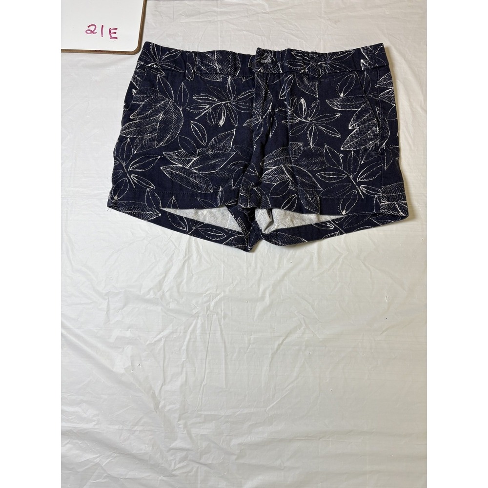 Womens Merona Size 2 navy blue/white shorts, floral design